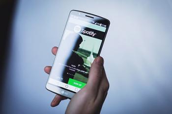 Dlaczego streaming jest fajny, ale stałe nośniki są fajniejsze