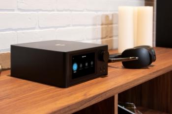 „Dynamit w nogach” – test NAD C 700 w magazynie „Audio”